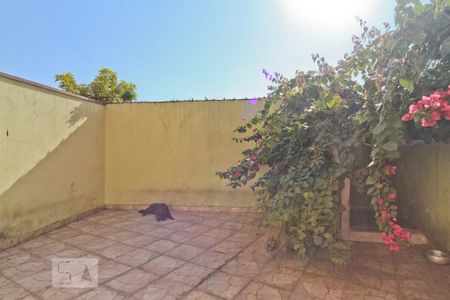 Casa à venda com 300m², 3 quartos e 4 vagas Casa à venda com 300m², 3 quartos e 4 vagasÁrea Externa