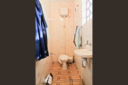 Casa à venda com 300m², 3 quartos e 4 vagas Casa à venda com 300m², 3 quartos e 4 vagasBanheiro de Serviço