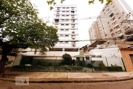 Apartamento para alugar com 75m², 2 quartos e 1 vaga Apartamento para alugar com 75m², 2 quartos e 1 vagaFachada