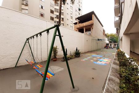 Apartamento para alugar com 75m², 2 quartos e 1 vaga Apartamento para alugar com 75m², 2 quartos e 1 vagaÁrea Comum - Playground
