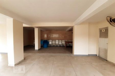 Apartamento para alugar com 75m², 2 quartos e 1 vaga Apartamento para alugar com 75m², 2 quartos e 1 vagaÁrea comum - Salão de festas