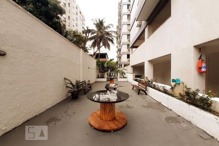 Apartamento para alugar com 75m², 2 quartos e 1 vaga Apartamento para alugar com 75m², 2 quartos e 1 vagaÁrea Comum - Playground
