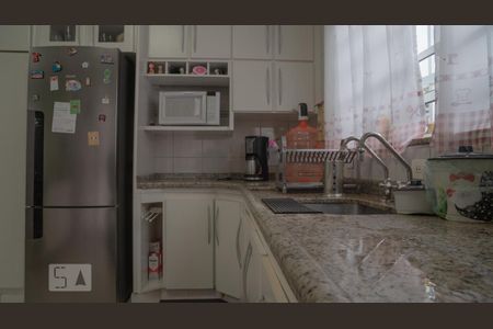 Casa à venda com 192m², 4 quartos e 3 vagas Casa à venda com 192m², 4 quartos e 3 vagasCozinha