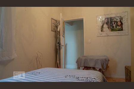 Casa à venda com 192m², 4 quartos e 3 vagas Casa à venda com 192m², 4 quartos e 3 vagasQuarto