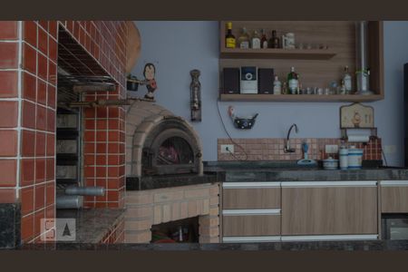 Casa à venda com 192m², 4 quartos e 3 vagas Casa à venda com 192m², 4 quartos e 3 vagasÁrea comum - Churrasqueira