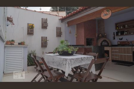 Casa à venda com 192m², 4 quartos e 3 vagas Casa à venda com 192m², 4 quartos e 3 vagasÁrea comum - Churrasqueira