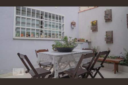 Casa à venda com 192m², 4 quartos e 3 vagas Casa à venda com 192m², 4 quartos e 3 vagasÁrea comum - Churrasqueira