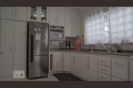 Casa à venda com 192m², 4 quartos e 3 vagas Casa à venda com 192m², 4 quartos e 3 vagasCozinha