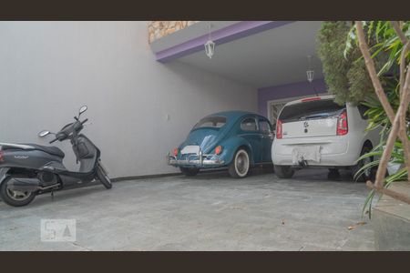 Casa à venda com 192m², 4 quartos e 3 vagas Casa à venda com 192m², 4 quartos e 3 vagasGaragem