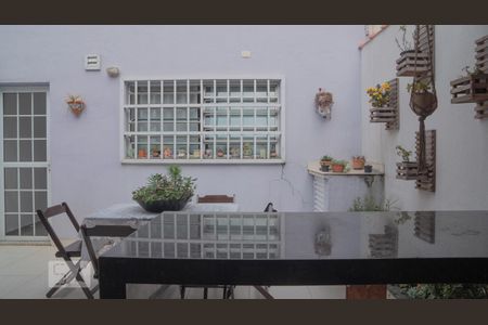 Casa à venda com 192m², 4 quartos e 3 vagas Casa à venda com 192m², 4 quartos e 3 vagasÁrea comum - Churrasqueira