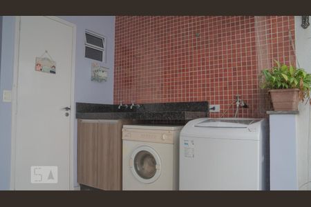 Casa à venda com 192m², 4 quartos e 3 vagas Casa à venda com 192m², 4 quartos e 3 vagasÁrea de Serviço