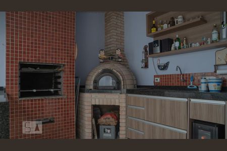 Casa à venda com 192m², 4 quartos e 3 vagas Casa à venda com 192m², 4 quartos e 3 vagasÁrea comum - Churrasqueira