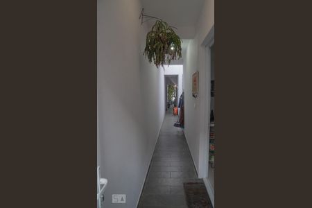 Casa à venda com 192m², 4 quartos e 3 vagas Casa à venda com 192m², 4 quartos e 3 vagasCorredor