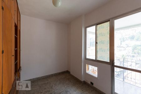 Apartamento à venda com 120m², 2 quartos e 1 vagaSuíte