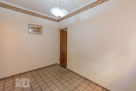 Casa à venda com 480m², 6 quartos e 4 vagas Casa à venda com 480m², 6 quartos e 4 vagasCozinha