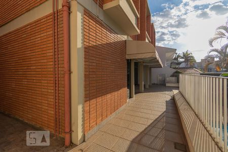 Casa à venda com 480m², 6 quartos e 4 vagas Casa à venda com 480m², 6 quartos e 4 vagasQuintal