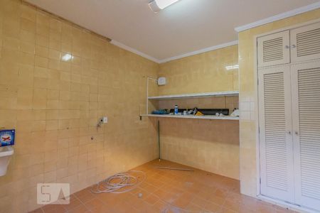 Casa à venda com 480m², 6 quartos e 4 vagas Casa à venda com 480m², 6 quartos e 4 vagasÁrea de Serviço