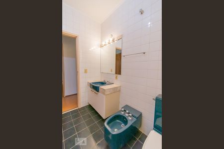 Casa à venda com 480m², 6 quartos e 4 vagas Casa à venda com 480m², 6 quartos e 4 vagasBanheiro da Suíte 1