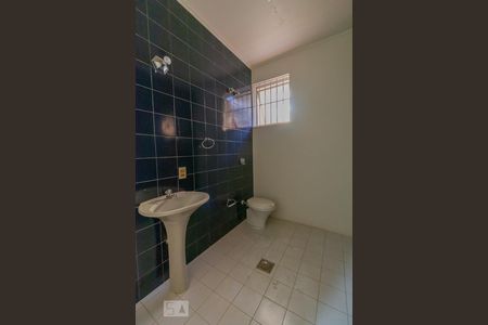 Casa à venda com 480m², 6 quartos e 4 vagas Casa à venda com 480m², 6 quartos e 4 vagasBanheiro Social