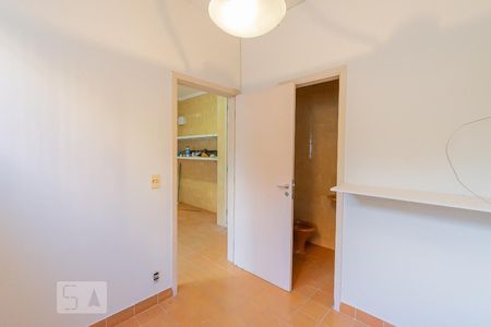 Casa à venda com 480m², 6 quartos e 4 vagas Casa à venda com 480m², 6 quartos e 4 vagasQuarto de Serviço