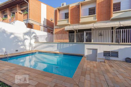 Casa à venda com 480m², 6 quartos e 4 vagas Casa à venda com 480m², 6 quartos e 4 vagasPiscina