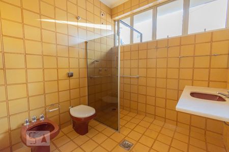 Casa à venda com 480m², 6 quartos e 4 vagas Casa à venda com 480m², 6 quartos e 4 vagasBanheiro da Suíte 3