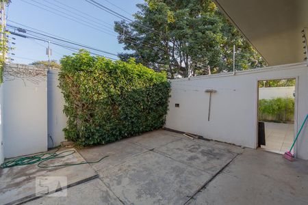 Casa à venda com 480m², 6 quartos e 4 vagas Casa à venda com 480m², 6 quartos e 4 vagasÁrea de Serviço