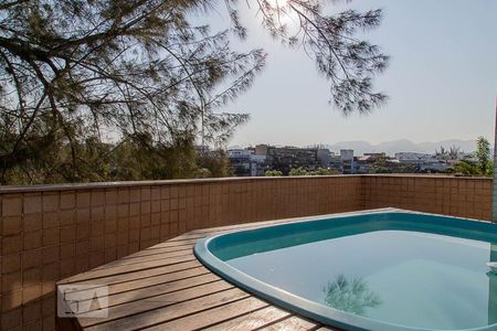 Apartamento à venda com 200m², 2 quartos e 3 vagasVaranda - Piscina