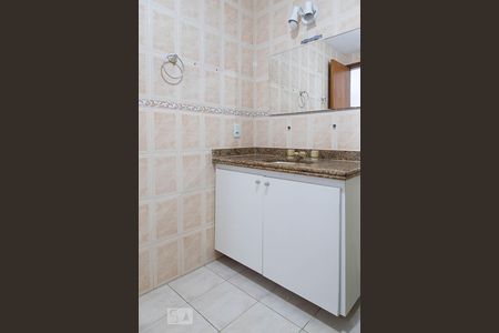 Apartamento à venda com 200m², 2 quartos e 3 vagasBanheiro da suíte 2