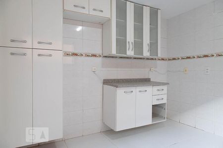 Apartamento à venda com 200m², 2 quartos e 3 vagasCozinha
