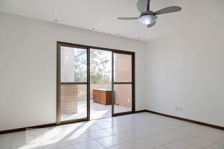 Apartamento à venda com 200m², 2 quartos e 3 vagasSuíte 1
