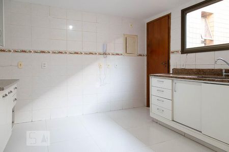 Apartamento à venda com 200m², 2 quartos e 3 vagasCozinha