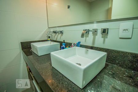 Apartamento à venda com 128m², 3 quartos e 2 vagasBanheiro