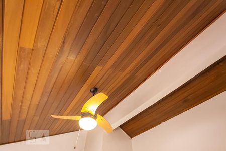 Casa à venda com 230m², 4 quartos e 2 vagasDetalhe