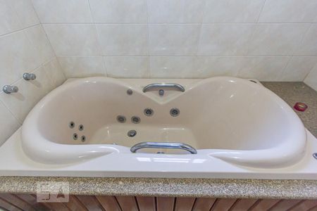 Casa à venda com 189m², 3 quartos e 3 vagas Casa à venda com 189m², 3 quartos e 3 vagasBanheiro da Suíte