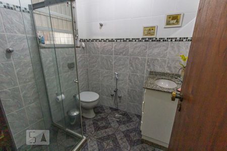 Casa à venda com 189m², 3 quartos e 3 vagas Casa à venda com 189m², 3 quartos e 3 vagasBanheiro Social 2