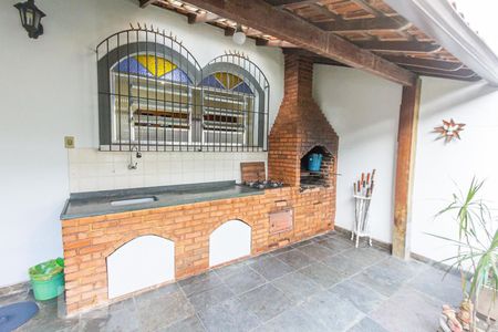 Casa à venda com 189m², 3 quartos e 3 vagas Casa à venda com 189m², 3 quartos e 3 vagasChurrasqueira