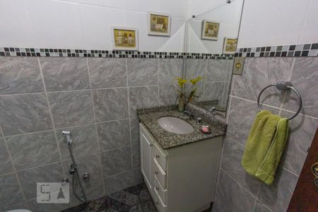 Casa à venda com 189m², 3 quartos e 3 vagas Casa à venda com 189m², 3 quartos e 3 vagasBanheiro Social 2