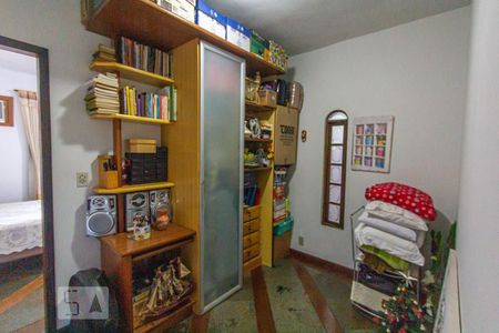 Casa à venda com 189m², 3 quartos e 3 vagas Casa à venda com 189m², 3 quartos e 3 vagasClosed