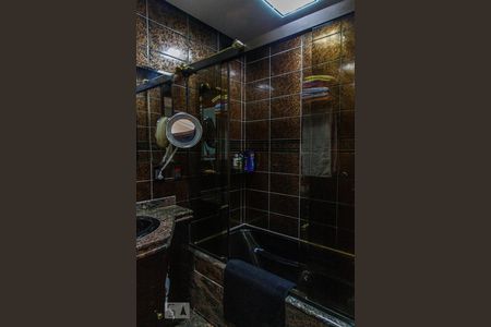 Apartamento à venda com 115m², 3 quartos e 2 vagas Apartamento à venda com 115m², 3 quartos e 2 vagasBanheiro Suíte