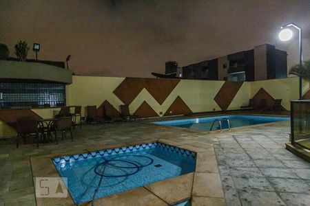 Apartamento à venda com 115m², 3 quartos e 2 vagas Apartamento à venda com 115m², 3 quartos e 2 vagasPiscina