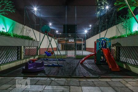 Apartamento à venda com 115m², 3 quartos e 2 vagas Apartamento à venda com 115m², 3 quartos e 2 vagasPlayground