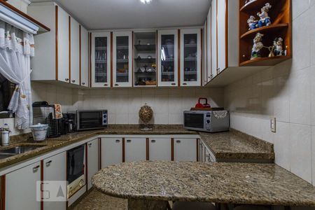 Apartamento à venda com 115m², 3 quartos e 2 vagas Apartamento à venda com 115m², 3 quartos e 2 vagasCozinha