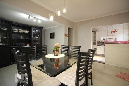 Casa à venda com 300m², 4 quartos e 6 vagasCopa