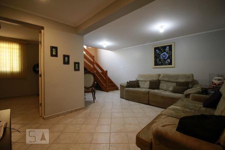 Casa à venda com 300m², 4 quartos e 6 vagasSala