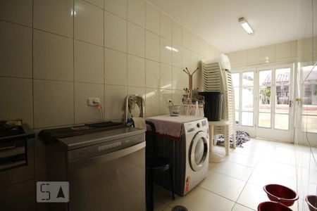 Casa à venda com 300m², 4 quartos e 6 vagasÁrea de Serviço