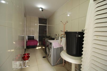 Casa à venda com 300m², 4 quartos e 6 vagasÁrea de Serviço