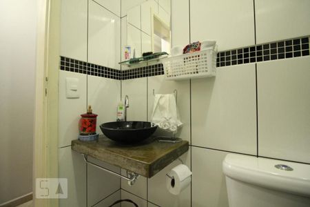 Casa à venda com 300m², 4 quartos e 6 vagasBanheiro