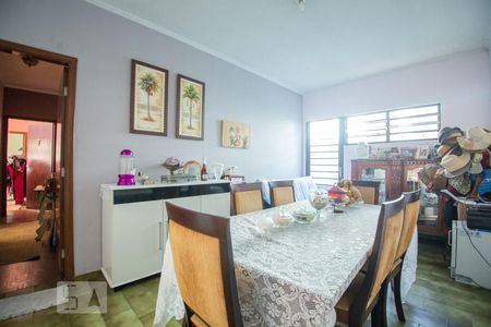 Casa à venda com 230m², 3 quartos e 2 vagassala de jantar