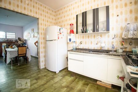 Casa à venda com 230m², 3 quartos e 2 vagascozinha